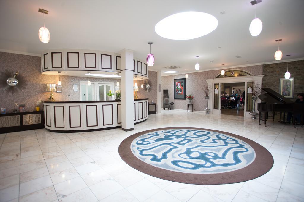 Earl Of Desmond Hotel Трали Экстерьер фото